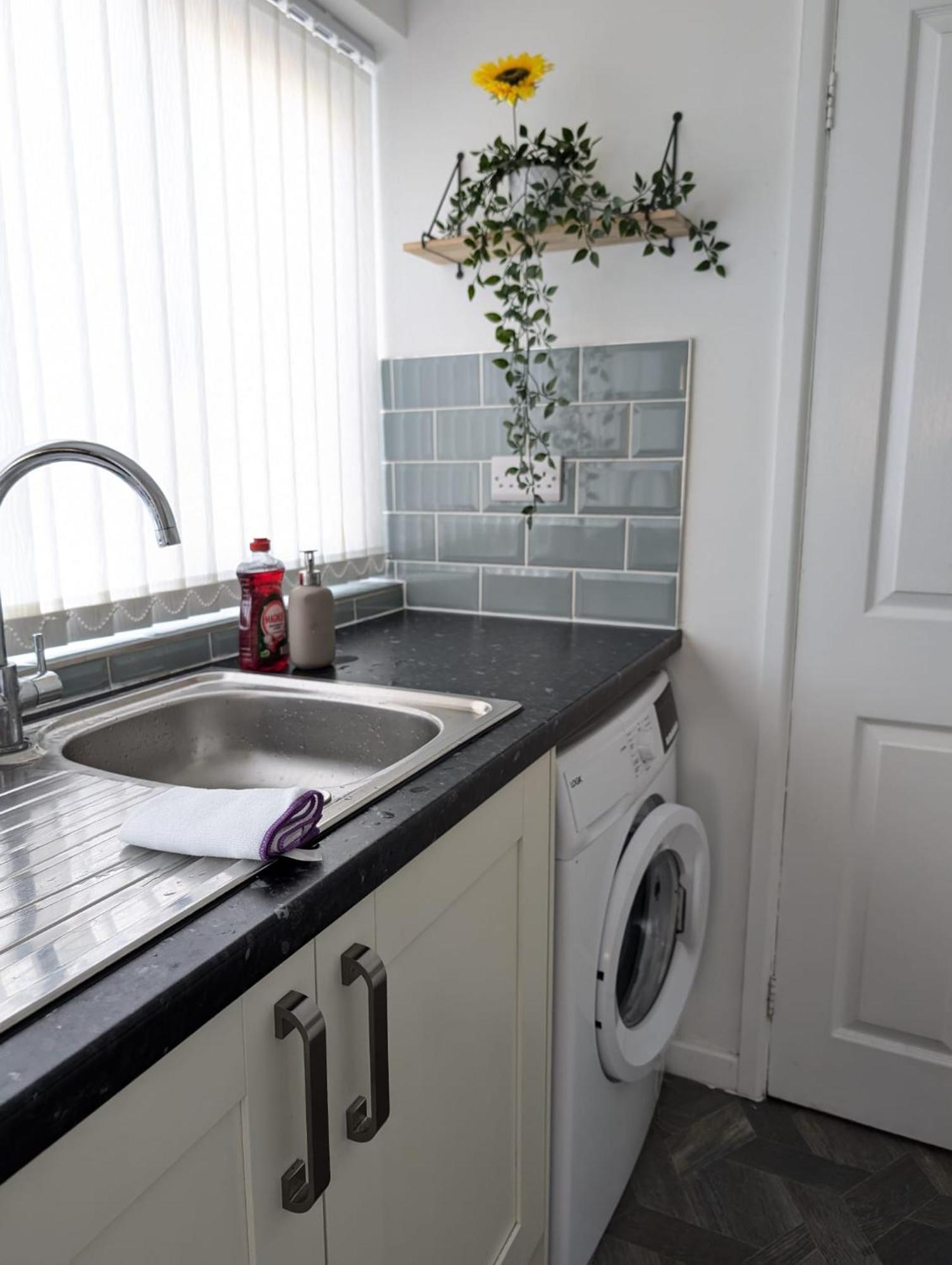 3Br-St Johns Hse-Free Parking-Workers-Kitchen-Wifi-Dog Friendly Lägenhet Doncaster Exteriör bild